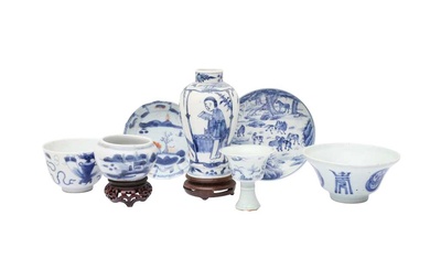 A GROUP OF CHINESE BLUE AND WHITE PORCELAIN 清十八至十九世紀 青花瓷器一組