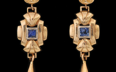 A PAIR OF 9K AND 14K GOLD EARRINGS