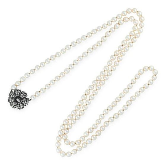 A PEARL AND DIAMOND NECKLACE in yellow gold and silver