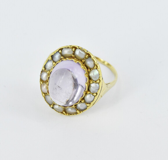 A VICTORIAN AMETHYST AND SPLIT PEARLS RING