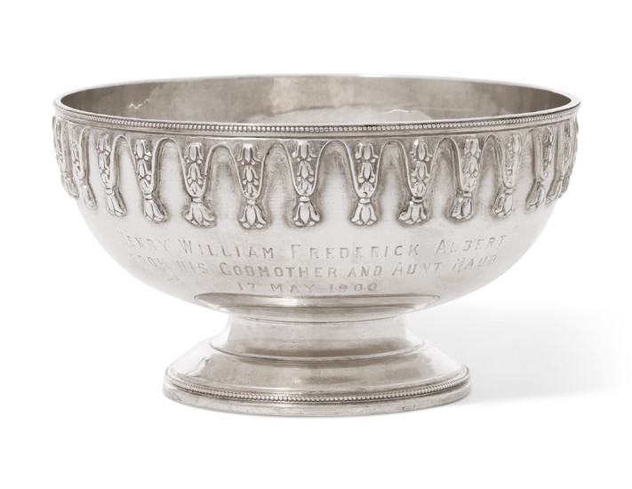 A VICTORIAN SILVER SMALL BOWL, MARK OF HENRY WILLIAM CURRY, LONDON, 1880