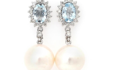 NOT SOLD. A pair of aquamarine, diamond and pearl ear pendants each set with an aquamarine encircled by diamonds and a pearl, mounted in 14k white gold. (2) – Bruun Rasmussen Auctioneers of Fine Art