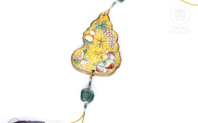 Adorno de bronce esmaltado y dos turmalinas, Dinastía Qing.