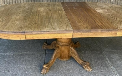 American Vicotorian Oak Pedestal Dining Table
