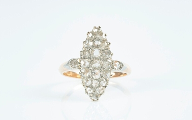 Bague marquise en or et platine sertie de diamants taille rose. Fin du XIXème siècle....