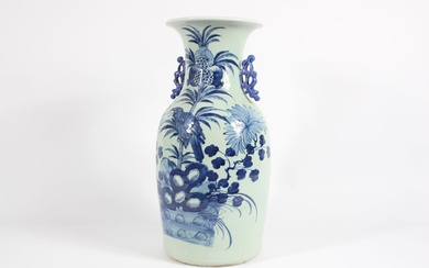 CHINE. Vase en porcelaine bleu/blanc à décor... - Lot 28 - Alexandre Landre Beaune