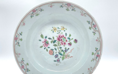 CHINESE FAMILLE ROSE PLATE, FLOWER BOUQUET, EXPORT PORCELAIN, 19TH CENTURY, CHINA, APPROX. 16CM.