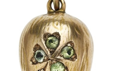 Carl Fabergé: A Russian 14k gold Easter egg pendant, set with demantoid garnets. Weight c. 3.5 g. H. (incl. eyelet) 2.5 cm.
