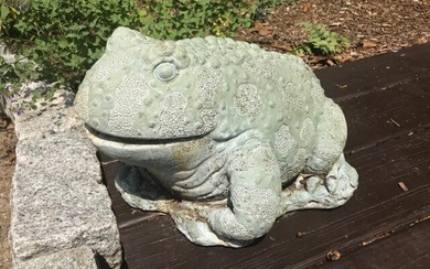 Cast Stone Garden Outdoor Frog Statue or Fountain