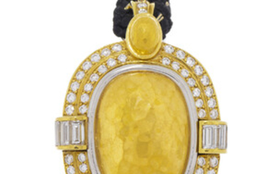 Chaumet et Delaneau, montre-bracelet secrète en or 750 avec cadran en nacre, lunette et index sertis de diamants