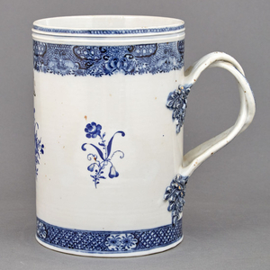 Chinese Export Large Blue and White Porcelain Crested Mug