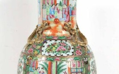 Chinese Rose Medallion Porcelain Covered Vase
