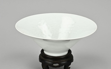 Chinese celadon bowl on pedestal Ø 19.6 cm.