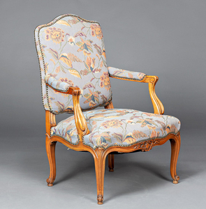 French Louis XV style armchair in carved walnut, 19th Century.