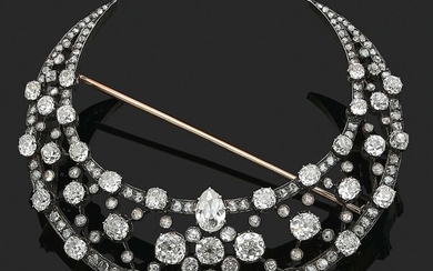 GRANDE BROCHE « CROISSANT DE LUNE » Diamants... - Lot 28 - Aguttes