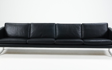 Hans J. Wegner. Four-person free-standing sofa, model CH-104