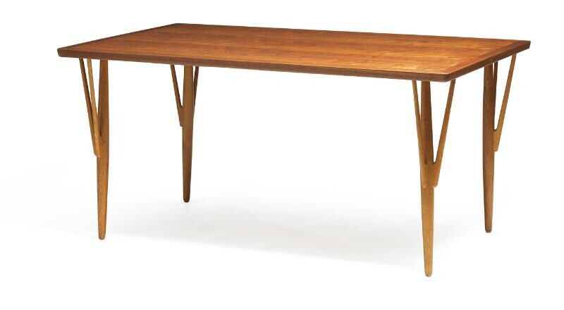 NOT SOLD. Hans J. Wegner: Rectangular dining table with teak top mounted on oak legs. Made by Johannes Hansen. H. 75 cm. L. 160 cm. W. 95 cm. – Bruun Rasmussen Auctioneers of Fine Art