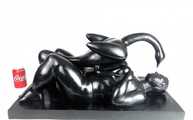 LARGE SIGNED BOTERO BRONZE SCULPTURE