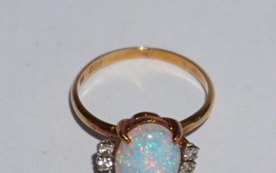 Ladies 18k Gold Diamond & Opal Ring