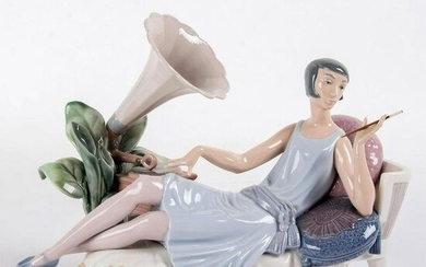 Lady Lying on Divan 1005176 - Lladro Porcelain Figurine