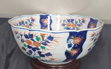 Large Chinese Kangxi Porcelain Bowl