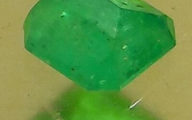 MK Loose Stone; Green Emerald 6.89cts