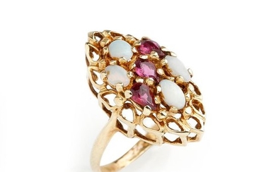 Marquise ring in 14K (585/°°) yellow gold, stylized...