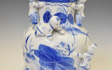 Modern Chinese-style blue and white vase