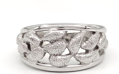 Modern woman ring in 18 kt 750 kt white gold