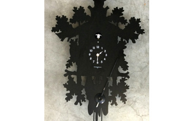 Orologio a cucù in metallo laccato nero (h cm 90) marcato Diamantini & Domeniconi (lievi difetti)