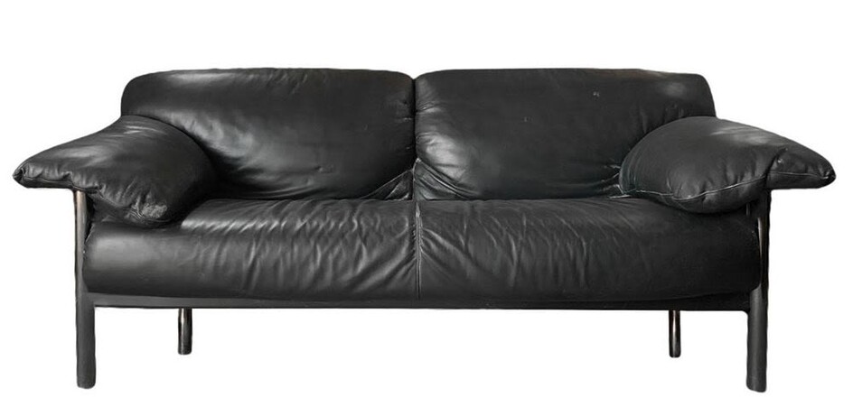 Pierluigi Cerri per Poltrona Frau, Pausa model sofa designed by Pierluigi Cerri.