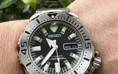 SEIKO Monster 7S26-0351 Diver's 200 Meters Automatic Watch