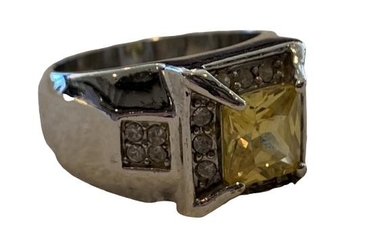 SILVER MEN'S FASHION RING WITH YELLOW STONE