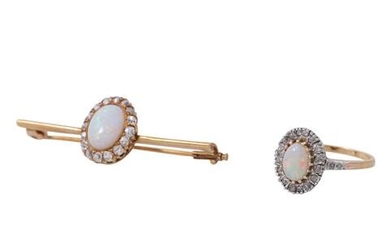 Schmuckset Ring und Brosche mit Opalen und Diamanten