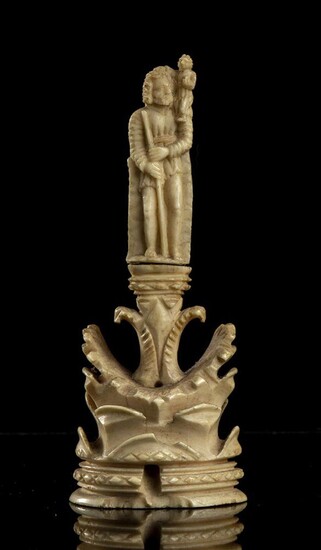 Sculpture en ivoire allemande représentant Saint Christophe - 18ème siècle Sculpture en ivoire de morse...