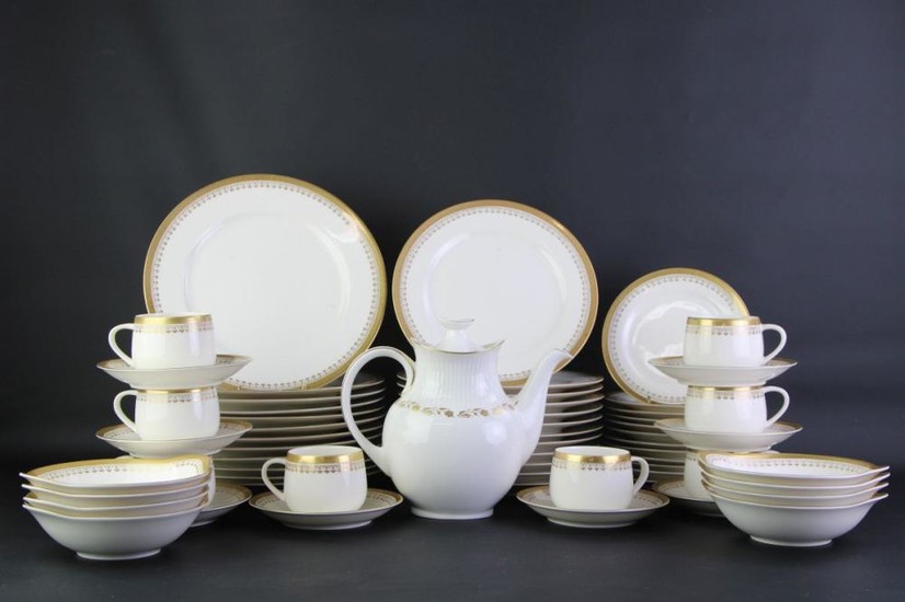 Seyai Japanese Gold Laced Dinner Service Withg Doulton Teapot