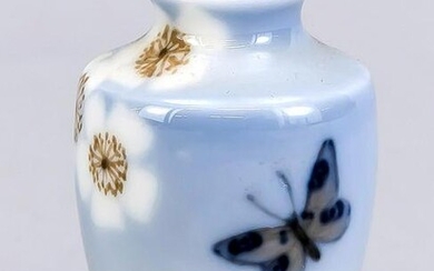 Small Art Nouveau Vase, R