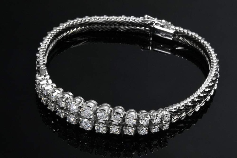 White gold 750 bracelet in foxtail design with diamonds (add. ca. 2.60ct/VVS/TW), 25g, l. 17.8cm