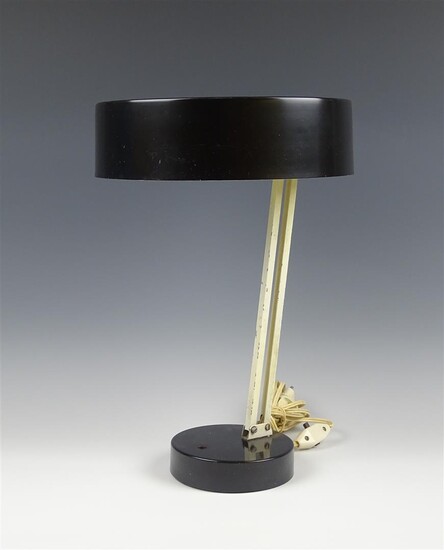 (-), wit en zwartbeschilderde metalen bureaulamp, Hala, Nederland,...