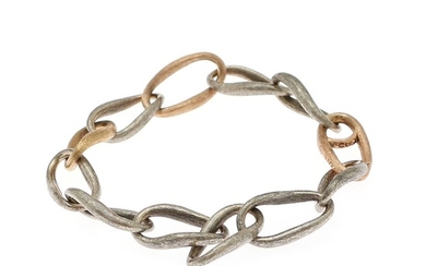 Ole Lynggaard: A “Love” bracelet of 18k gold and rose with and sterling silver with a satin finish. L. app. 19 cm.