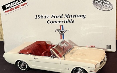 1/12ème The Danbury Mint, Ford Mustang 1964... - Lot 129 - Paris Enchères - Collin du Bocage