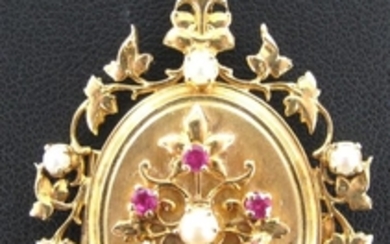 1 médaillon serti de perles de culture et de rubis, Brut 11.1g or
