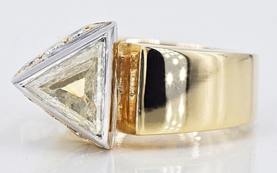 14 kt. Yellow gold - Ring - 1.58 ct Diamonds - 1.10 ct central Diamond