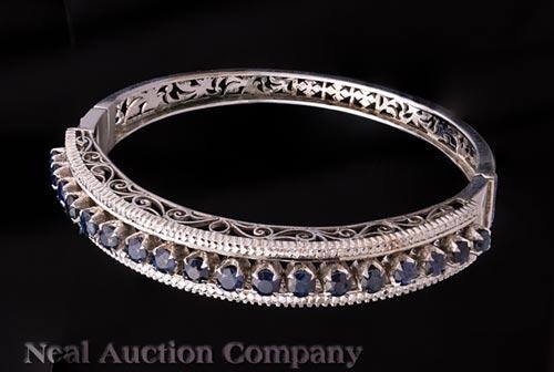 18 kt. White Gold and Sapphire Bangle Bracelet