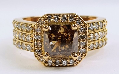 18 kt. Yellow gold - Ring - 1.72 ct Diamond - Diamonds
