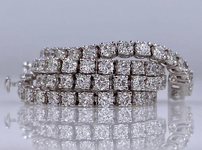 18 kt white gold tennis bracelet - with 2.15ct diamonds - No reserve price!