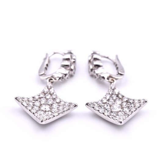 18k White Gold Diamond Kite Drop Earrings