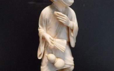 Statue, statue (1) - Ivory - man met tandpijn - Japan - 19th century