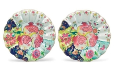 A PAIR OF FAMILLE ROSE 'TOBACCO LEAF' SCALLOPED PLATES, QIANLONG PERIOD, CIRCA 1775