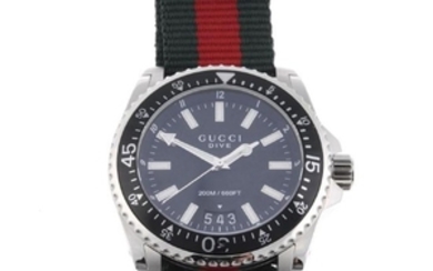 GUCCI - a gentleman's Dive wrist watch. Stainless steel